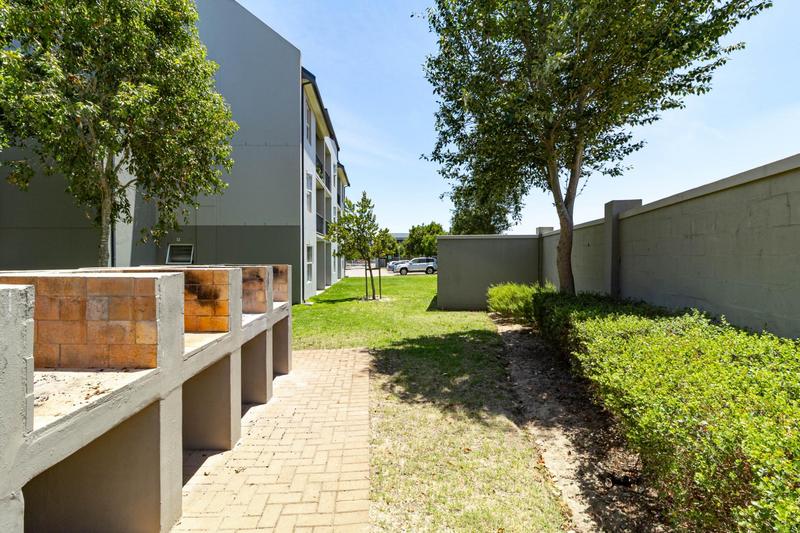 2 Bedroom Property for Sale in Buhrein Western Cape